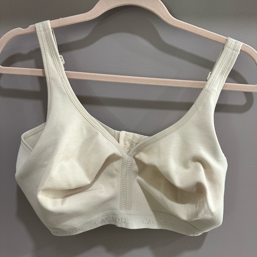 Cacique Cream Intimates WIreless Bra